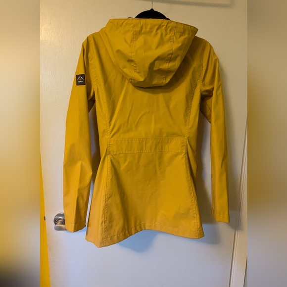 Classic Yellow Rian Jacket - Picture 2 of 3